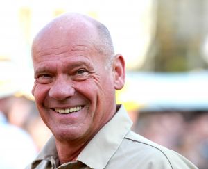 02-05-2017 SHOWBIZZ; CAROLINE TENSEN-GIJS STAVERMAN-OLCAY GULSEN-BIBIAN MENTEL-KICK OFF MARATHON TEGEN KANKER-ALKMAAR. Zij luiden de bel als aftrap van de avond kaasmarkt in Alkmaar waar aandacht wordt gevraagd voor de MARATHON TEGEN KANKER, de TV show van KWF Kankerbestrijding.
foto: Albert den Iseger