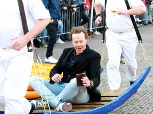 02-05-2017 SHOWBIZZ; CAROLINE TENSEN-GIJS STAVERMAN-OLCAY GULSEN-BIBIAN MENTEL-KICK OFF MARATHON TEGEN KANKER-ALKMAAR. Zij luiden de bel als aftrap van de avond kaasmarkt in Alkmaar waar aandacht wordt gevraagd voor de MARATHON TEGEN KANKER, de TV show van KWF Kankerbestrijding.
foto: Albert den Iseger