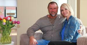 04-05-2017 SHOWBIZZ; JOHN DE WOLF BLIJFT AMBASSADEUR VOOR OUDERENWERKLOOSHEID EN GENIET VAN HET LEVEN. John de Wolf geniet van het leven met zijn partner INGE en blijft met dagelijks te sporten in TOPCONDITIE.
foto: Albert den Iseger