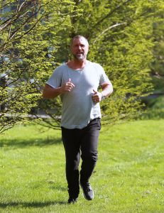 04-05-2017 SHOWBIZZ; JOHN DE WOLF BLIJFT AMBASSADEUR VOOR OUDERENWERKLOOSHEID EN GENIET VAN HET LEVEN. John de Wolf geniet van het leven met zijn partner INGE en blijft met dagelijks te sporten in TOPCONDITIE.
foto: Albert den Iseger