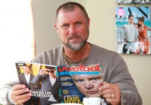 04-05-2017 SHOWBIZZ; JOHN DE WOLF BLIJFT AMBASSADEUR VOOR OUDERENWERKLOOSHEID EN GENIET VAN HET LEVEN. John de Wolf geniet van het leven met zijn partner INGE en blijft met dagelijks te sporten in TOPCONDITIE.
foto: Albert den Iseger