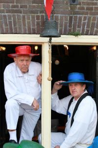 02-05-2017 SHOWBIZZ; CAROLINE TENSEN-GIJS STAVERMAN-OLCAY GULSEN-BIBIAN MENTEL-KICK OFF MARATHON TEGEN KANKER-ALKMAAR. Zij luiden de bel als aftrap van de avond kaasmarkt in Alkmaar waar aandacht wordt gevraagd voor de MARATHON TEGEN KANKER, de TV show van KWF Kankerbestrijding.
foto: Albert den Iseger