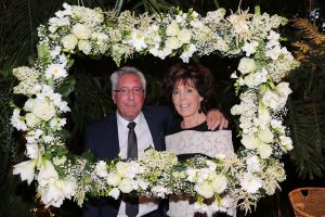07-05-2018 SHOWBIZZ; ZO VERRAST LEE TOWERS ZIJN LAURA. Laura Huijzer werd gisteren 75 jaar en dat werd gevierd met familie en hechte vrienden van het al 45 jaar getrouwde stel Lee en Laura Towers. foto: Alkbert den Iseger