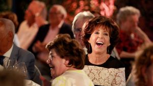 07-05-2018 SHOWBIZZ; ZO VERRAST LEE TOWERS ZIJN LAURA. Laura Huijzer werd gisteren 75 jaar en dat werd gevierd met familie en hechte vrienden van het al 45 jaar getrouwde stel Lee en Laura Towers. foto: Alkbert den Iseger