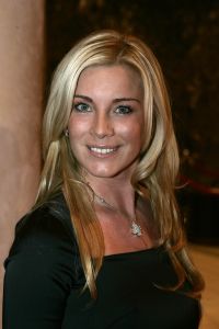 28-11-2005 SHOWBIZZ: BEAU MONDE AWARDS UITGEREIKT IN HILTON HOTEL AMSTERDAM. De jaarlijkse Beau Monde Awards zijn weer uitgereikt. Sylvana Simons, Tooske  Ragas, Inge de Bruin en Ellemieke Vermolen gingen naar huis met een prachtige bokaal. Vele bekenden van de Beau Monde waren naar het Hilton gekomen om te kijken en  vooral om bekeken te worden. Al met al weer een groots feest waar tout glamour Nederland anwezig was.
foto: Albert den Iseger.