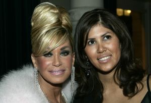 27-11-2005 SHOWBIZZ: ADDY VAN DEN KROMMENACKER ZORGT VOOR GLAMOUR MODE AAN DE MAAS. Addy presenteerde zijn private label collection 2006 in het authentieke Hulskampgebouw te Rotterdam. De derde private collection van Addy was er een die bestond alleen uit eyecatchers. Romantische chiffonjurkjes in uni en dessins, blouses en bustiers in zeer exclusieve foulardprints en prachtige avondjurken  van satijn chiffon en kant.De gehele show was geinspireerd door de diners en feesten op de grote cruiseschepen van de dertig en veertiger jaren. Vele BNers genoten van dit modefeest aan de Maas o.a .Conny Breukhoven, Jan en Monique de Bouvrie, Sandra Reemer, Ans Markus, Irene v.d.Laar, Fabiene de Vries en Antje Montero.
foto: Albert den Iseger.