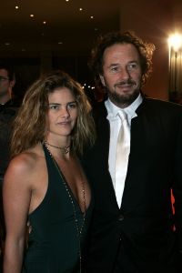 28-11-2005 SHOWBIZZ: BEAU MONDE AWARDS UITGEREIKT IN HILTON HOTEL AMSTERDAM. De jaarlijkse Beau Monde Awards zijn weer uitgereikt. Sylvana Simons, Tooske  Ragas, Inge de Bruin en Ellemieke Vermolen gingen naar huis met een prachtige bokaal. Vele bekenden van de Beau Monde waren naar het Hilton gekomen om te kijken en  vooral om bekeken te worden. Al met al weer een groots feest waar tout glamour Nederland anwezig was.
foto: Albert den Iseger.