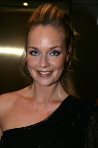 28-11-2005 SHOWBIZZ: BEAU MONDE AWARDS UITGEREIKT IN HILTON HOTEL AMSTERDAM. De jaarlijkse Beau Monde Awards zijn weer uitgereikt. Sylvana Simons, Tooske  Ragas, Inge de Bruin en Ellemieke Vermolen gingen naar huis met een prachtige bokaal. Vele bekenden van de Beau Monde waren naar het Hilton gekomen om te kijken en  vooral om bekeken te worden. Al met al weer een groots feest waar tout glamour Nederland anwezig was.
foto: Albert den Iseger.