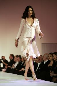 26-11-2005 SHOWBIZZ: ADDY VAN DEN KROMMENACKER PRIVATE LABEL COLLECTION 2006. Defile et diner in Hulskampgebouw aan de Maas te Rotterdam.
foto: Albert den Iseger