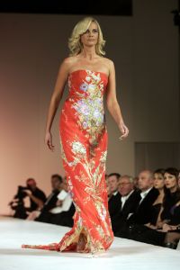26-11-2005 SHOWBIZZ: ADDY VAN DEN KROMMENACKER PRIVATE LABEL COLLECTION 2006. Defile et diner in Hulskampgebouw aan de Maas te Rotterdam.
foto: Albert den Iseger