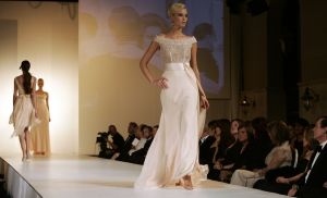 26-11-2005 SHOWBIZZ: ADDY VAN DEN KROMMENACKER PRIVATE LABEL COLLECTION 2006. Defile et diner in Hulskampgebouw aan de Maas te Rotterdam.
foto: Albert den Iseger