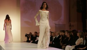 26-11-2005 SHOWBIZZ: ADDY VAN DEN KROMMENACKER PRIVATE LABEL COLLECTION 2006. Defile et diner in Hulskampgebouw aan de Maas te Rotterdam.
foto: Albert den Iseger