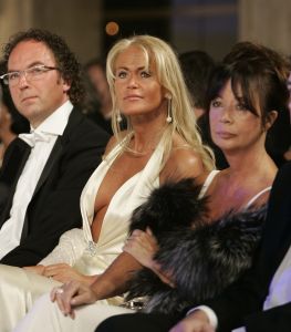 26-11-2005 SHOWBIZZ: ADDY VAN DEN KROMMENACKER PRIVATE LABEL COLLECTION 2006. Defile et diner in Hulskampgebouw aan de Maas te Rotterdam.
foto: Albert den Iseger