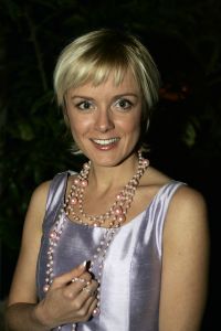 27-11-2005 SHOWBIZZ: ADDY VAN DEN KROMMENACKER ZORGT VOOR GLAMOUR MODE AAN DE MAAS. Addy presenteerde zijn private label collection 2006 in het authentieke Hulskampgebouw te Rotterdam. De derde private collection van Addy was er een die bestond alleen uit eyecatchers. Romantische chiffonjurkjes in uni en dessins, blouses en bustiers in zeer exclusieve foulardprints en prachtige avondjurken  van satijn chiffon en kant.De gehele show was geinspireerd door de diners en feesten op de grote cruiseschepen van de dertig en veertiger jaren. Vele BNers genoten van dit modefeest aan de Maas o.a .Conny Breukhoven, Jan en Monique de Bouvrie, Sandra Reemer, Ans Markus, Irene v.d.Laar, Fabiene de Vries en Antje Montero.
foto: Albert den Iseger.