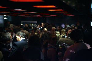02-11-2005 SHOWBIZZ; JORT KELDER PRESENTEERDE ZIJN NIEUWE QUOTE 500 EDITIE. Jort kwam voorrijden in een XXXLL Hummer compleet met Quote babes en Lange Frans, op zijn voortanden in het goud 500 geplakt als een echte rapper, hij had er zin in. Hij zong samen met Lange  Frans... DE RIJKEN MOETEN NIET ZEIKEN... en het feest was begonnen.Veel mensen van de 500 lijst waren niet aanwezig, de draak werd gestoken met Jaap Blokker tijdens een act met een verpakkingszak over het hoofd van Jort. Al met al weer een leuk feest in een ietswat te kleine lokatie  PAYS BAS voor zoveel geld.
foto: Albert den Iseger.