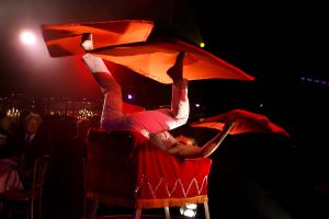10-11-2006 SHOWBIZZ: PALAZZO OPENT HAAR DEUREN VOOR BEKEND NEDERLAND. Een compleet nieuwe show van internationale artiesten en achter het fornuis de 2 sterren kok Ron Blauw en zijn team. In aanwezigheid van oa. Andre van Duin_Frits Barend_Froukje de Both_Ramon Beuk_Frans Molenaar_ Mart Visser en tal van andere bekenden opende Palazzo haar deuren voor het Nederlandse publiek.Palazzo, een ultieme combinatie van theater en sfeervol dineren op topniveau, is dit jaar voor de derde keer te zien in Nederland.Ron Blauw Palazzo staat weer garant voor een onvergetelijke avondje uit.
foto: Albert den Iseger.