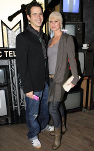27-10-2006 SHOWBIZZ; PREMIERE VAN TONEELSTUK SEXUAL PERVERSITY. MTV en REP producties presenteerden de premiere van het gedurfde toneelstuk Sexual Perversity met Birgit Schuurman_Johnny de Mol_Gijs Naber en Jelka van Houten. Het stuk gaat over geven en nemen en je durven overgeven in een relatie, in een tijd waar je wordt overspoelt met seks,decadentie en losbandigheid. De premiere werd bezocht door tal van BNers oa. Katja Schuurman-Dinand Woesthoff-Sjoerd Pleijsier-Huub Stapel-Ellen van Damme-Carice van Houten-Percy-Winston Post en nog vele anderen. 
foto: Albert den Iseger
