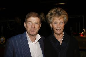 10-11-2006 SHOWBIZZ: PALAZZO OPENT HAAR DEUREN VOOR BEKEND NEDERLAND. Een compleet nieuwe show van internationale artiesten en achter het fornuis de 2 sterren kok Ron Blauw en zijn team. In aanwezigheid van oa. Andre van Duin_Frits Barend_Froukje de Both_Ramon Beuk_Frans Molenaar_ Mart Visser en tal van andere bekenden opende Palazzo haar deuren voor het Nederlandse publiek.Palazzo, een ultieme combinatie van theater en sfeervol dineren op topniveau, is dit jaar voor de derde keer te zien in Nederland.Ron Blauw Palazzo staat weer garant voor een onvergetelijke avondje uit.
foto: Albert den Iseger.