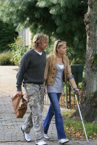 01-11-2006 SHOWBIZZ; SOFIE EN HANS KRAAIJ KNOKKEN VOOR HERSTEL SOFIE.De eerste exclusieve foto s van Hans en Sofie Kraaij. Samen onderweg naar morgen en voor een spoedig herstel van Sofie die 2 maanden geleden werd getroffen door een hersenbloeding.Meerdere keren per week naar therapeuten die haar begeleiden naar herstel.
foto: albert den Iseger.