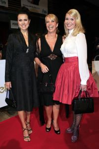 20-10-2006 SHOWBIZZ; UITREIKING VAN GOUDEN TELEVIZIERRING 2006.Vandaag vondt de uitreiking plaats van de Televizier ring 2006, winnaars van de gouden ring waren de Lama s, zilveren televizier ring voor Yvon Jaspers, zilveren televizier-ster Paul de Leeuw en de gouden stuiver ging naar AVRO Junior songfestival Tooske Ragas. 
foto: Albert den Iseger.