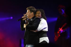 09-11-2006 SHOWBIZZ; WOLTER KROES WEER HELEMAAL TOP IN AHOY. Wolter Kroes gaf 5 en 6 november 2 concerten in de Ahoy die nagenoeg vol waren met zijn uitbundige fans.Gast optredens waren er van Cor Bakker_Jeroen van der Boom_Ruth Jacott_de Toppertjes Danny en Quilermo_Xander de Buisonje en Roxeanne en Andre Jr. Hazes.Al met al twee heel sfeer muziek volle dagen in de Rotterdamse Ahoy. 2007 staat Ahoy alweer op de agenda van Wolter Kroes.
foto: Albert den Iseger.
