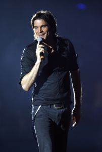09-11-2006 SHOWBIZZ; WOLTER KROES WEER HELEMAAL TOP IN AHOY. Wolter Kroes gaf 5 en 6 november 2 concerten in de Ahoy die nagenoeg vol waren met zijn uitbundige fans.Gast optredens waren er van Cor Bakker_Jeroen van der Boom_Ruth Jacott_de Toppertjes Danny en Quilermo_Xander de Buisonje en Roxeanne en Andre Jr. Hazes.Al met al twee heel sfeer muziek volle dagen in de Rotterdamse Ahoy. 2007 staat Ahoy alweer op de agenda van Wolter Kroes.
foto: Albert den Iseger.