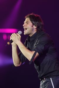 09-11-2006 SHOWBIZZ; WOLTER KROES WEER HELEMAAL TOP IN AHOY. Wolter Kroes gaf 5 en 6 november 2 concerten in de Ahoy die nagenoeg vol waren met zijn uitbundige fans.Gast optredens waren er van Cor Bakker_Jeroen van der Boom_Ruth Jacott_de Toppertjes Danny en Quilermo_Xander de Buisonje en Roxeanne en Andre Jr. Hazes.Al met al twee heel sfeer muziek volle dagen in de Rotterdamse Ahoy. 2007 staat Ahoy alweer op de agenda van Wolter Kroes.
foto: Albert den Iseger.