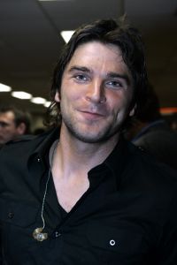 09-11-2006 SHOWBIZZ; WOLTER KROES WEER HELEMAAL TOP IN AHOY. Wolter Kroes gaf 5 en 6 november 2 concerten in de Ahoy die nagenoeg vol waren met zijn uitbundige fans.Gast optredens waren er van Cor Bakker_Jeroen van der Boom_Ruth Jacott_de Toppertjes Danny en Quilermo_Xander de Buisonje en Roxeanne en Andre Jr. Hazes.Al met al twee heel sfeer muziek volle dagen in de Rotterdamse Ahoy. 2007 staat Ahoy alweer op de agenda van Wolter Kroes.
foto: Albert den Iseger.