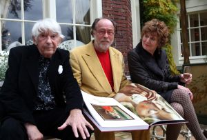 14-11-2007 SHOWBIZZ; AAT VELDHOEN VRAAGT HEDY d ANCONA TEN HUWELIJK. De erotische kunstenaar is dolverliefd op oud minister Hedy d Ancona en heeft haar al verschillende keren ten huwelijk gevraagd.
foto: Albert den Iseger.