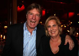 04-11-2007 SHOWBIZZ; PALAZZO OPENT DEUREN VOOR VARIETE LIEFHEBBERS. Voor het vierde achtereen volgende jaar heeft Palazzo haar deuren geopent.Tijdens de premiere trad een keur van internationale artiesten op terwijl de gasten smulden van het vijf gangen diner van top kok Ron Blauw en zijn team.Vele bekenden waren deze avond op uitnodiging van Rick Gemser naar de prachtige tent gekomen oa. Ben Cramer,  Louis van Gaal, Ed Nijpels, Aad de Mos, Thijs van Leer, Mariianne van Wijnkoop, Myrna Goosen, Johnny Kraaijkamp, Sheila de Vries, Fabienne de Vries, Harry Mens, Marijke Helwegen enz. Iedereen had na afloop het buikje vol en zere kaken van het vele lachen. Weer een pracht van aanwinst voor Amsterdam tijdens de aankomende winter.
foto: Albert den Iseger