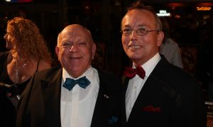 22-11-2007 SHOWBIZZ; PREMIERE VAN DE FILM DE  JONGENS VAN BONTEKOE.
Avontuur, een snufje romantiek en af en toe een ramp om de vaart erin te houden. De scheepjongens van Bontekoe heeft het allemaal. Het is een spannende film over drie heldhaftige scheepsjongens en een schipper die echt heeft bestaan. Er was weer een keur van bekenden naar de premiere gekomen oa. Jim Bakkum, Chimene van Oosterhout,Bas van Toor, Cees Geel,Henk Bos,Chris Zegers,Jochum van Gelder, Ewout Genemans,Melody Klaver en vele anderen.
foto: Albert den Iseger
