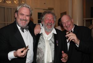 24-11-2007 SHOWBIZZ; GRAND DU GALA CIGARE 2007 IN HUIS TER DUIN NOORDWIJK. Stoute dames van het genootschap Salome rookte en pafte er heerlijk op los en schuwden ook de grootste sigaren niet. Uniek in de geschiedenis van de sigaar gala s was dat er deze keer drie winnaars waren van de Chevalier du Cercie du Cigare: regisseur en producent Chiem van Houweninge. Messterkok van deze eeuw Cas Spijkers en bariton Ernst Daniel Smid. Dit drie tal mag zich voegen bij het rijtje van Hans Wiegel,  Jan des Bouvrie, Robin Linschoten, acteur Peter Lusse, zanger Bastiaan Ragas, RTL baas Fons van Westerloo, chef top kok Robert Kranenborg en wijlen Pim Fortuyn. 
foto: Albert den Iseger