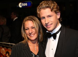 22-11-2007 SHOWBIZZ; PREMIERE VAN DE FILM DE  JONGENS VAN BONTEKOE.
Avontuur, een snufje romantiek en af en toe een ramp om de vaart erin te houden. De scheepjongens van Bontekoe heeft het allemaal. Het is een spannende film over drie heldhaftige scheepsjongens en een schipper die echt heeft bestaan. Er was weer een keur van bekenden naar de premiere gekomen oa. Jim Bakkum, Chimene van Oosterhout,Bas van Toor, Cees Geel,Henk Bos,Chris Zegers,Jochum van Gelder, Ewout Genemans,Melody Klaver en vele anderen.
foto: Albert den Iseger