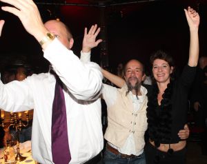 04-11-2007 SHOWBIZZ; PALAZZO OPENT DEUREN VOOR VARIETE LIEFHEBBERS. Voor het vierde achtereen volgende jaar heeft Palazzo haar deuren geopent.Tijdens de premiere trad een keur van internationale artiesten op terwijl de gasten smulden van het vijf gangen diner van top kok Ron Blauw en zijn team.Vele bekenden waren deze avond op uitnodiging van Rick Gemser naar de prachtige tent gekomen oa. Ben Cramer,  Louis van Gaal, Ed Nijpels, Aad de Mos, Thijs van Leer, Mariianne van Wijnkoop, Myrna Goosen, Johnny Kraaijkamp, Sheila de Vries, Fabienne de Vries, Harry Mens, Marijke Helwegen enz. Iedereen had na afloop het buikje vol en zere kaken van het vele lachen. Weer een pracht van aanwinst voor Amsterdam tijdens de aankomende winter.
foto: Albert den Iseger