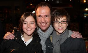22-11-2007 SHOWBIZZ; PREMIERE VAN DE FILM DE  JONGENS VAN BONTEKOE.
Avontuur, een snufje romantiek en af en toe een ramp om de vaart erin te houden. De scheepjongens van Bontekoe heeft het allemaal. Het is een spannende film over drie heldhaftige scheepsjongens en een schipper die echt heeft bestaan. Er was weer een keur van bekenden naar de premiere gekomen oa. Jim Bakkum, Chimene van Oosterhout,Bas van Toor, Cees Geel,Henk Bos,Chris Zegers,Jochum van Gelder, Ewout Genemans,Melody Klaver en vele anderen.
foto: Albert den Iseger