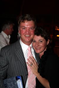 04-11-2007 SHOWBIZZ; PALAZZO OPENT DEUREN VOOR VARIETE LIEFHEBBERS. Voor het vierde achtereen volgende jaar heeft Palazzo haar deuren geopent.Tijdens de premiere trad een keur van internationale artiesten op terwijl de gasten smulden van het vijf gangen diner van top kok Ron Blauw en zijn team.Vele bekenden waren deze avond op uitnodiging van Rick Gemser naar de prachtige tent gekomen oa. Ben Cramer,  Louis van Gaal, Ed Nijpels, Aad de Mos, Thijs van Leer, Mariianne van Wijnkoop, Myrna Goosen, Johnny Kraaijkamp, Sheila de Vries, Fabienne de Vries, Harry Mens, Marijke Helwegen enz. Iedereen had na afloop het buikje vol en zere kaken van het vele lachen. Weer een pracht van aanwinst voor Amsterdam tijdens de aankomende winter.
foto: Albert den Iseger
