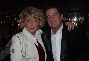 04-11-2007 SHOWBIZZ; PALAZZO OPENT DEUREN VOOR VARIETE LIEFHEBBERS. Voor het vierde achtereen volgende jaar heeft Palazzo haar deuren geopent.Tijdens de premiere trad een keur van internationale artiesten op terwijl de gasten smulden van het vijf gangen diner van top kok Ron Blauw en zijn team.Vele bekenden waren deze avond op uitnodiging van Rick Gemser naar de prachtige tent gekomen oa. Ben Cramer,  Louis van Gaal, Ed Nijpels, Aad de Mos, Thijs van Leer, Mariianne van Wijnkoop, Myrna Goosen, Johnny Kraaijkamp, Sheila de Vries, Fabienne de Vries, Harry Mens, Marijke Helwegen enz. Iedereen had na afloop het buikje vol en zere kaken van het vele lachen. Weer een pracht van aanwinst voor Amsterdam tijdens de aankomende winter.
foto: Albert den Iseger