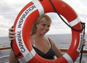 14-11-2007 SHOWBIZZ; THOMAS BERGE EN MONIQUE SMIT EEN STELLETJE. De vonk sloeg definitief over aan board van een cruise boot. Niet alleen de 800 Tros leden hadden de tijd van hun leven ook Monique en Thomas hadden aan board een overgetelijke tijd met elkaar. Tijdens de Tros cruise waar Thomas en Monique voor de 800 Nederlandse muziek fans optraden is hun band alleen maar sterker en hechter geworden.Op de vraag of ze nu echt een relatie hebben werd beantwoord met: Zeg nooit nooit!! 
foto: Albert den Iseger.