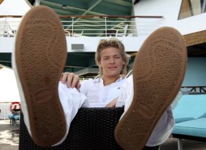 14-11-2007 SHOWBIZZ; THOMAS BERGE EN MONIQUE SMIT EEN STELLETJE. De vonk sloeg definitief over aan board van een cruise boot. Niet alleen de 800 Tros leden hadden de tijd van hun leven ook Monique en Thomas hadden aan board een overgetelijke tijd met elkaar. Tijdens de Tros cruise waar Thomas en Monique voor de 800 Nederlandse muziek fans optraden is hun band alleen maar sterker en hechter geworden.Op de vraag of ze nu echt een relatie hebben werd beantwoord met: Zeg nooit nooit!! 
foto: Albert den Iseger.