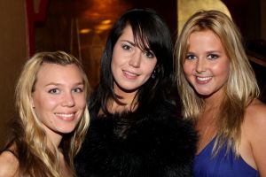 22-11-2007 SHOWBIZZ; PREMIERE VAN DE FILM DE  JONGENS VAN BONTEKOE.
Avontuur, een snufje romantiek en af en toe een ramp om de vaart erin te houden. De scheepjongens van Bontekoe heeft het allemaal. Het is een spannende film over drie heldhaftige scheepsjongens en een schipper die echt heeft bestaan. Er was weer een keur van bekenden naar de premiere gekomen oa. Jim Bakkum, Chimene van Oosterhout,Bas van Toor, Cees Geel,Henk Bos,Chris Zegers,Jochum van Gelder, Ewout Genemans,Melody Klaver en vele anderen.
foto: Albert den Iseger