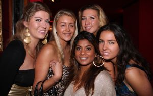 02-11-2008 SHOWBIZZ; GEEN TWEELING VOOR MAAIKE WIDDERSHOVEN. In Januari  hoopt de 39 jarige Maaike te bevallen van haar eerste kindje. Eerst dachten Maaike en haar partner dat zij in verwachting was van een tweeling zo ziek was zij telkens,  maar een echo liet toch duidelijk zien dat het een kindje zou worden.
foto:Albert den Iseger