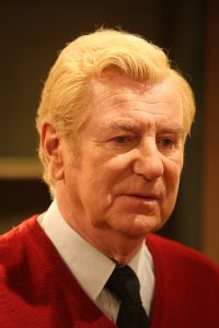 14-11-2008 SHOWBIZZ; DE LAATSTE AFLEVERING VAN TOEN WAS GELUK HEEL GEWOON IS OPGENOMEN. De rek is er uit, de laatste aflevering staat op tape en word volgend jaar uitgezonden. Na de opname-s was er een feestje voor de crew waar ook alle oud crew leden aanwezig waren. Menigeen pinkte een traantje weg na dat er een einde is gekomen aan een serie die 16 jaar geduurd heeft. In 1999 won de serie de Gouden Televizierring.
foto: Albert den Iseger.