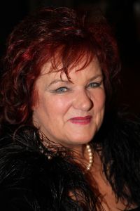 06-11-2008 SHOWBIZZ; TROS MUZIEKFEEST BELLA ITALIE A.S. VRIJDAG OP DE BUIS. Een zeer gezellig muziek feest van de Tros publieksreis naar Italie is a.s vrijdagavond weer op de buis. Vele artiesten treden op o.a. in Venetie en aan het prachtige Garda meer. Frans Bauer is te zien als gondelier en met Marianne Weber vaart hij door de grachtjes van Venetie. Een uitgebreid verslag staat ook deze week in weekblad Prive. Artiesten die optreden zijn oa. Peter Berger - Thomas Berge - Frans Bauer en Marianne Weber-Jorge Castro en Rene Froger. Ja het was weer Bella Italia.
foto: Albert den Iseger.