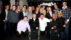 06-11-2009 SHOWBIZZ; EMILE HARTKAMP GAAT TROUWEN MET ZIJN NIEUWE LIEFDE BRIGITTE. Volgend jaar Juni gaat het gelukkige paar met elkaar trouwen in Scheveningen waar ze elkaar ontmoet hebben. Emile deed deze onthulling op zijn 50ste verjaardag in Beekbergen.
foto: Albert den Iseger