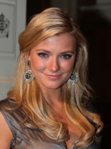 29-10-2009 SHOWBIZZ; STERREN STRAALDEN AAN DE HEMEL EN IN HET AMSTELHOTEL. De jaarlijkse Beau Monde awards werden weer uitgereikt in het Amstelhotel. Iedereen die maar IETS  is in de glamour wereld was op komen draven om het feestje mee te vieren. Grote winnaars werden Lieke van Lexmond- Kim Feenstra en Irene Moors.
foto: Albert den Iseger