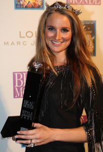 29-10-2009 SHOWBIZZ; STERREN STRAALDEN AAN DE HEMEL EN IN HET AMSTELHOTEL. De jaarlijkse Beau Monde awards werden weer uitgereikt in het Amstelhotel. Iedereen die maar IETS  is in de glamour wereld was op komen draven om het feestje mee te vieren. Grote winnaars werden Lieke van Lexmond- Kim Feenstra en Irene Moors.
foto: Albert den Iseger