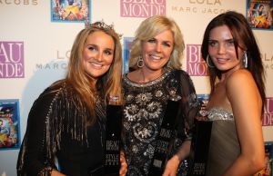 29-10-2009 SHOWBIZZ; STERREN STRAALDEN AAN DE HEMEL EN IN HET AMSTELHOTEL. De jaarlijkse Beau Monde awards werden weer uitgereikt in het Amstelhotel. Iedereen die maar IETS  is in de glamour wereld was op komen draven om het feestje mee te vieren. Grote winnaars werden Lieke van Lexmond- Kim Feenstra en Irene Moors.
foto: Albert den Iseger