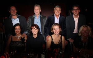 11-11-2009 SHOWBIZZ; STERRENFONDS VAN FRANS BAUER LAAT KINDEREN STRALEN IN 2010. het was een prachtige gezellige avond in The Red Sun te Blaricum waar eigenaresse  Wimmy Hu weer een fondswervende  avond organiseerde voor het Sterrenfonds van oa Frans Bauer. Vele artiesten waren komen opdraven om er samen een mooie avond van te maken. Belangen loos traden op Frans Bauer, Jeroen van der Boom, Rene Froger,Birgit Lewis,Dre Hazes en Glennis Grace. Veiling meester Junior Zegger toverde meer dan 200.000 euries uit de zakken en Richard Stooker een top goochelaar uit Breda liet iedereen achter met meer dan een vraag teken, hoe is dat nou mogelijk. Het Red Sun menu was meer dan voortreffelijk en Wimmy Hu werd door Frans Bauer officeel onder scheiden met een prachtige diamanten speld. Het Sterrenfons zet zich in voor kinderen in Nederland die niet voluit kinderen kunnen zijn.Het Sterrenfonds laat kinderen weer stralen en Wimmy Hu heeft haar steentje  daar aan bijgedragen met deze avond. Wie volgt, wie helpt onze kinderen beter worden en wie laat ze weer stralen van geluk. 
foto: Albert den Iseger.
