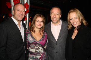 11-11-2009 SHOWBIZZ; STERRENFONDS VAN FRANS BAUER LAAT KINDEREN STRALEN IN 2010. het was een prachtige gezellige avond in The Red Sun te Blaricum waar eigenaresse  Wimmy Hu weer een fondswervende  avond organiseerde voor het Sterrenfonds van oa Frans Bauer. Vele artiesten waren komen opdraven om er samen een mooie avond van te maken. Belangen loos traden op Frans Bauer, Jeroen van der Boom, Rene Froger,Birgit Lewis,Dre Hazes en Glennis Grace. Veiling meester Junior Zegger toverde meer dan 200.000 euries uit de zakken en Richard Stooker een top goochelaar uit Breda liet iedereen achter met meer dan een vraag teken, hoe is dat nou mogelijk. Het Red Sun menu was meer dan voortreffelijk en Wimmy Hu werd door Frans Bauer officeel onder scheiden met een prachtige diamanten speld. Het Sterrenfons zet zich in voor kinderen in Nederland die niet voluit kinderen kunnen zijn.Het Sterrenfonds laat kinderen weer stralen en Wimmy Hu heeft haar steentje  daar aan bijgedragen met deze avond. Wie volgt, wie helpt onze kinderen beter worden en wie laat ze weer stralen van geluk. 
foto: Albert den Iseger.
