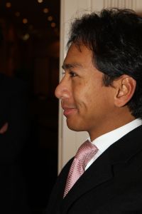 24-11-2009 SHOWBIZZ; HANS KAZAN LANCEERDE ZIJN EERSTE BOEK  SCHADUW VAN DE ILLUSIE. In het Hilton Schiphol overhandigde Ruud Hendriks aan Hans Kazan zijn eerste zelf geschreven boek SCHADUW VAN DE ILLUSIE. Tal van bekenden uit TV wereld waren aanwezig. Zelfs oud leerling van Hans Kazan, Hans Klok was aanwezig om vriend Hans Kazan te bedanken voor de items lange vriendschap en wenste hem succes met het prachtige boek.
foto: Albert den Iseger.